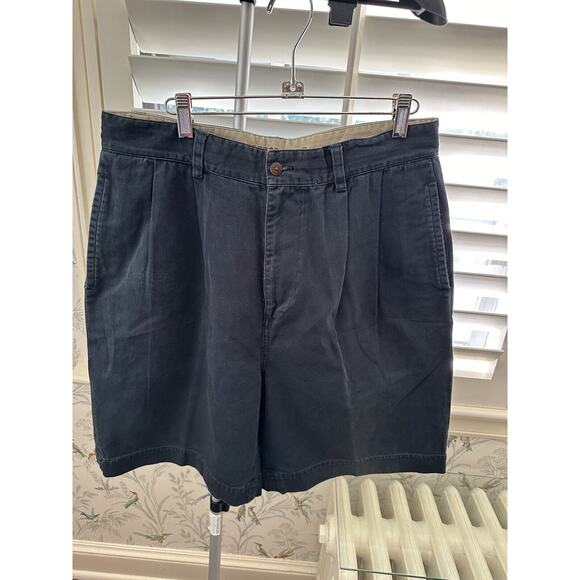 Vintage Abercrombie & Fitch Men’s 34 Chino Pleated Front Gray Shorts - Picture 1 of 9
